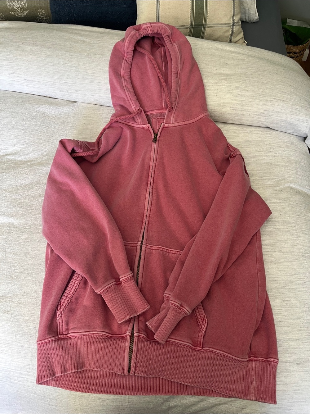 American Eagle Outfitters Dusty Rose Zip-Up Hoodie